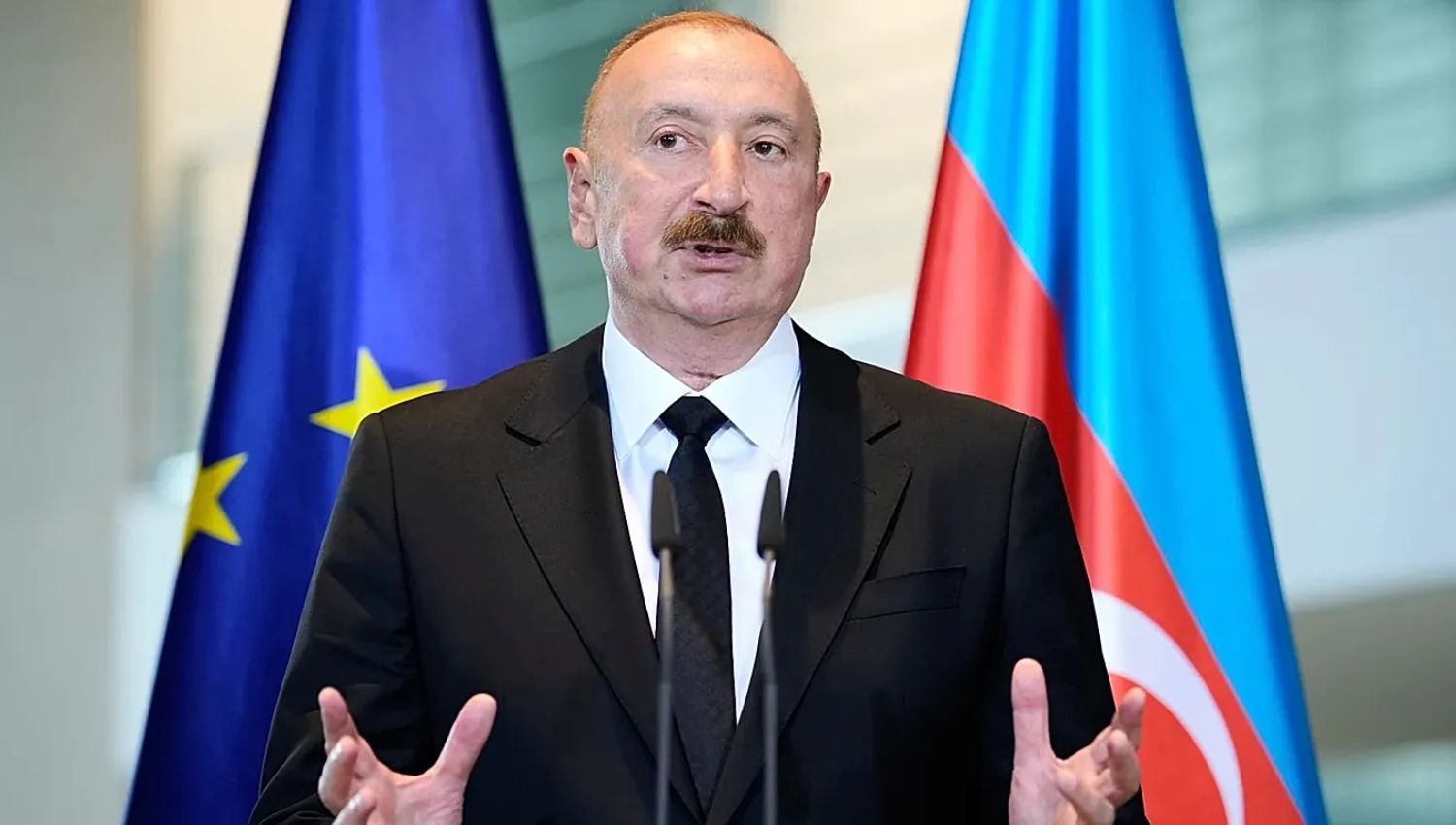 Aliyev Says Former Russian and German Officials Held Possible Ukraine Talks in Baku