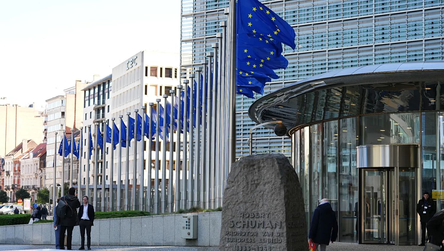 Brussels Pushes for Simpler, Tech-Driven EU Rules — But Analysts Warn the Plan Falls Short